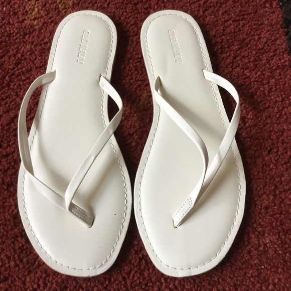 old navy white flip flops